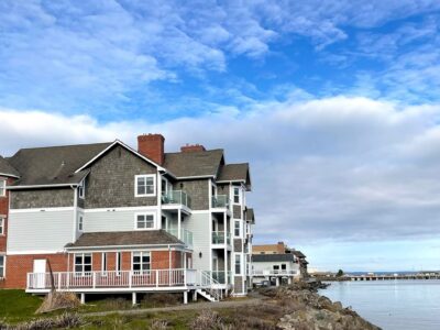 Tides Inn & Suites